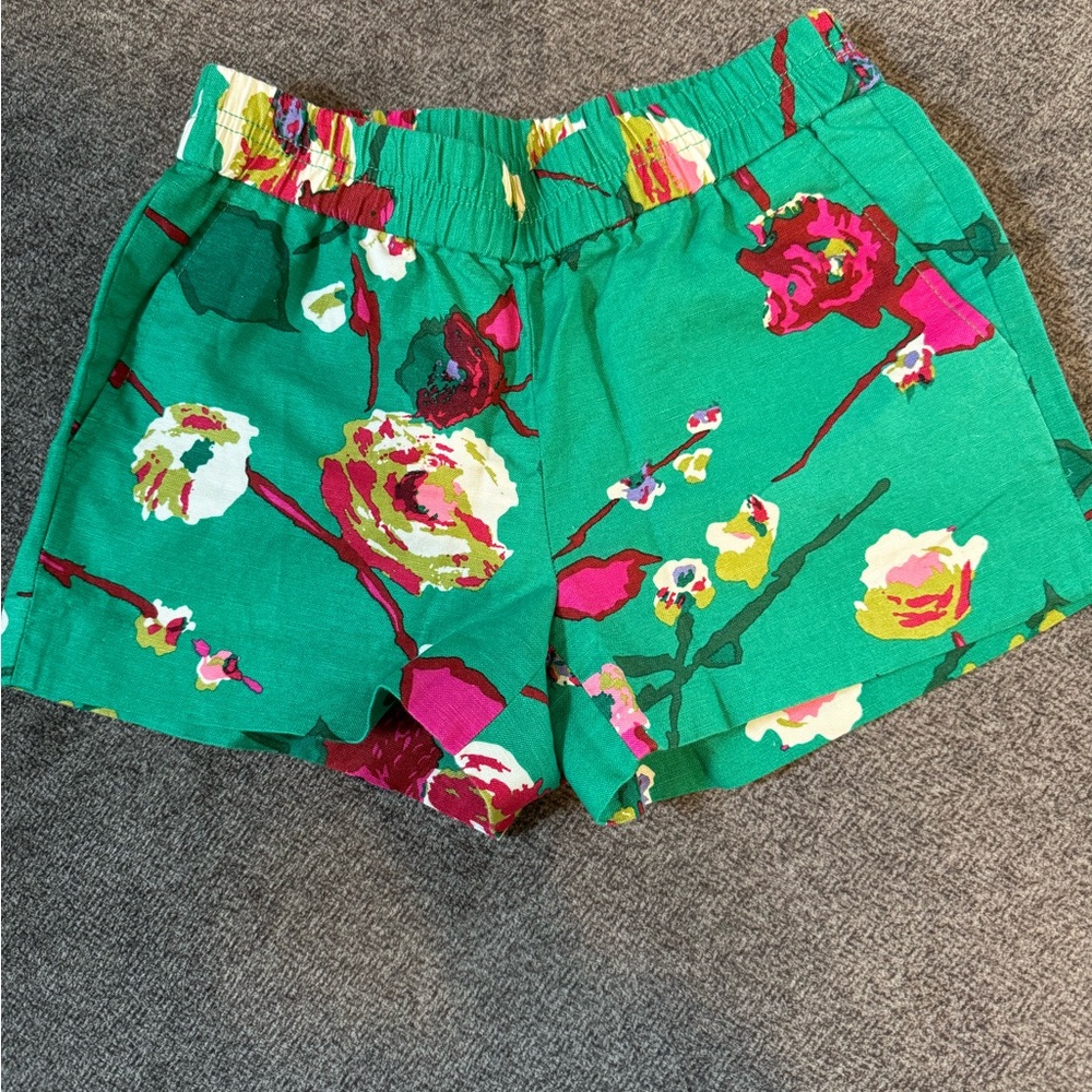 J Crew women’s shorts with pockets. Like new. Size 00.
